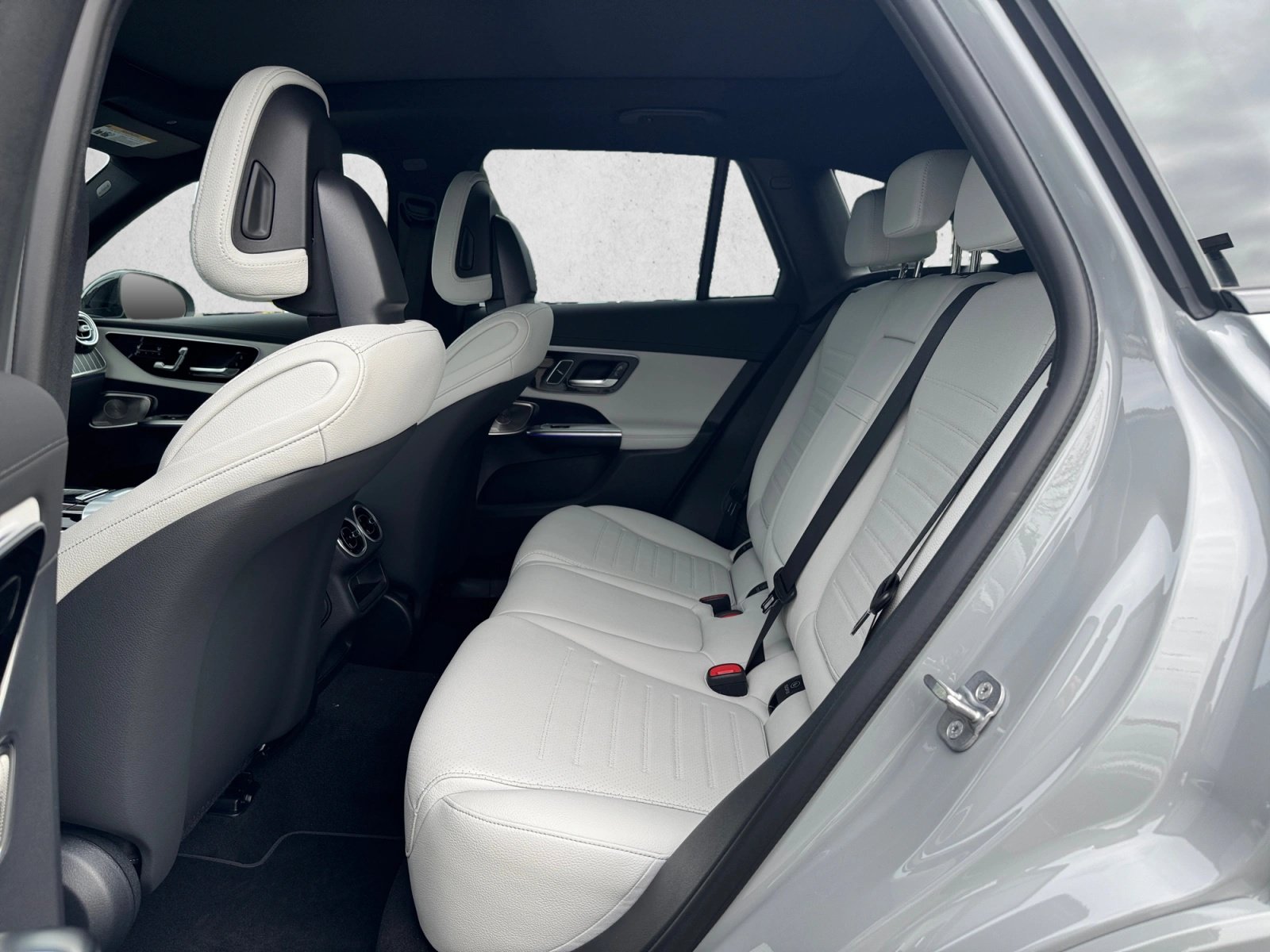 New 2027 Mercedes-Benz GLC 300 4MATIC image 17