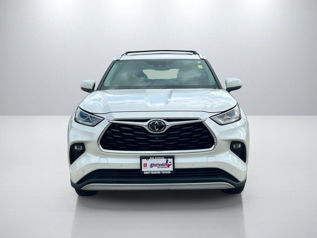 Used 2021 Toyota Highlander Platinum video 2