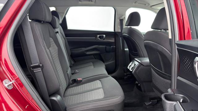 Used 2022 Kia Sorento LX FWD image 19