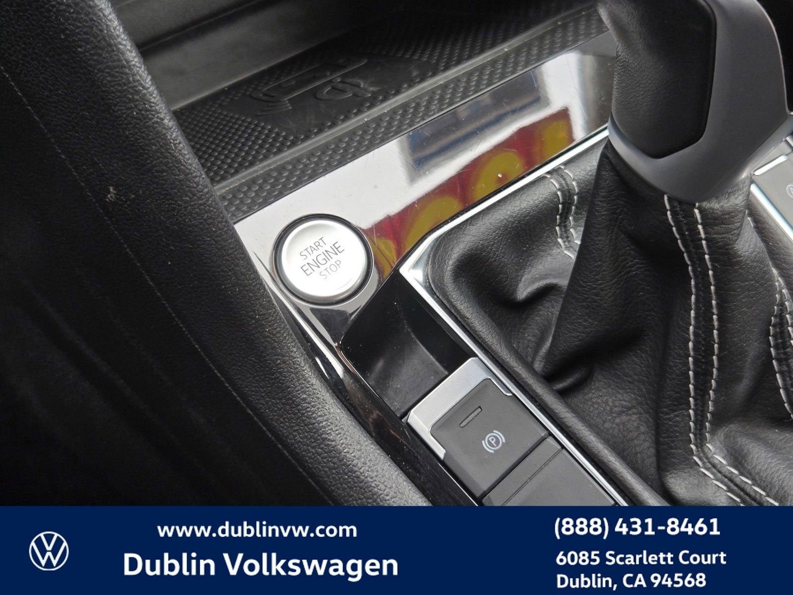 Used 2024 Volkswagen Taos SE image 17