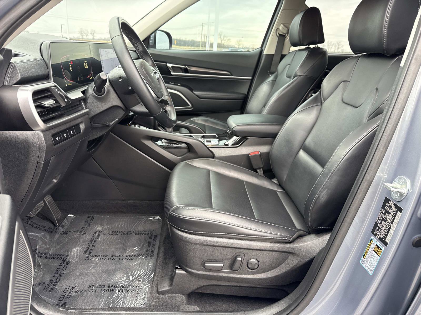 Used 2024 Kia Telluride S image 22