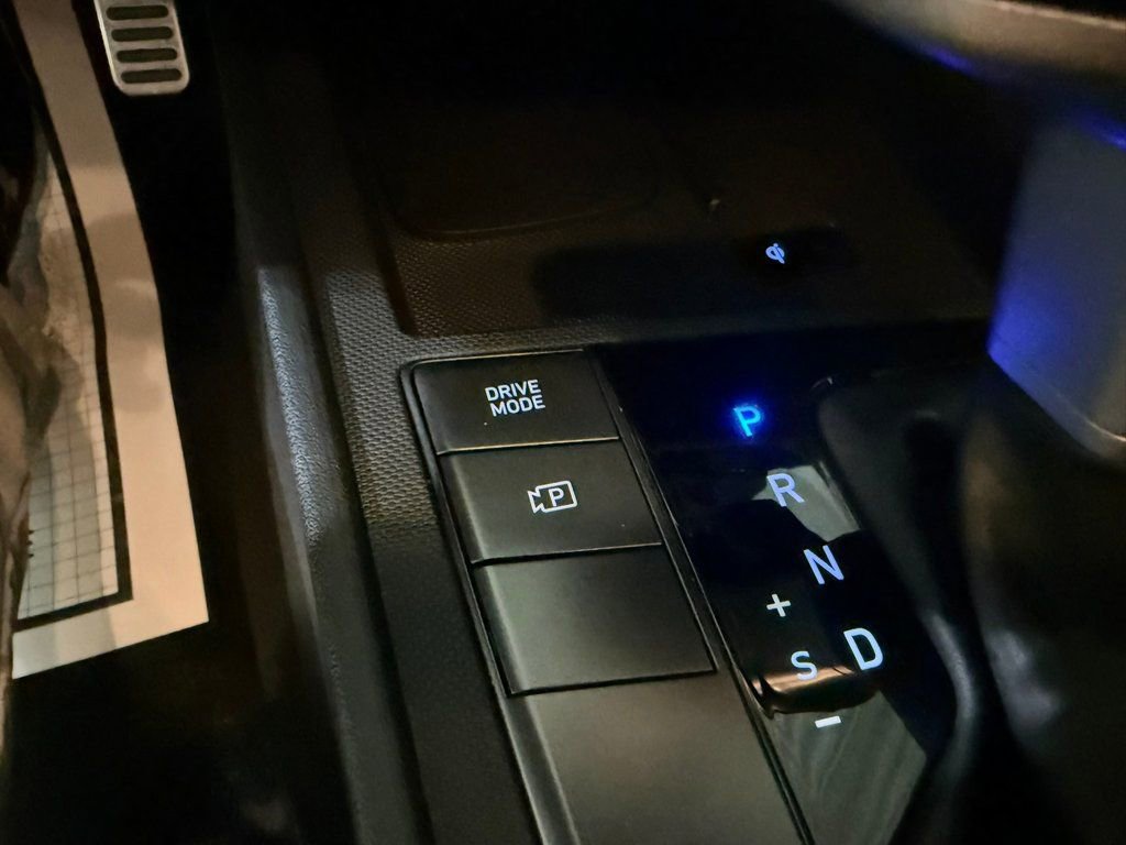 Certified 2025 Hyundai Elantra Sport w/ Cargo Package image 36