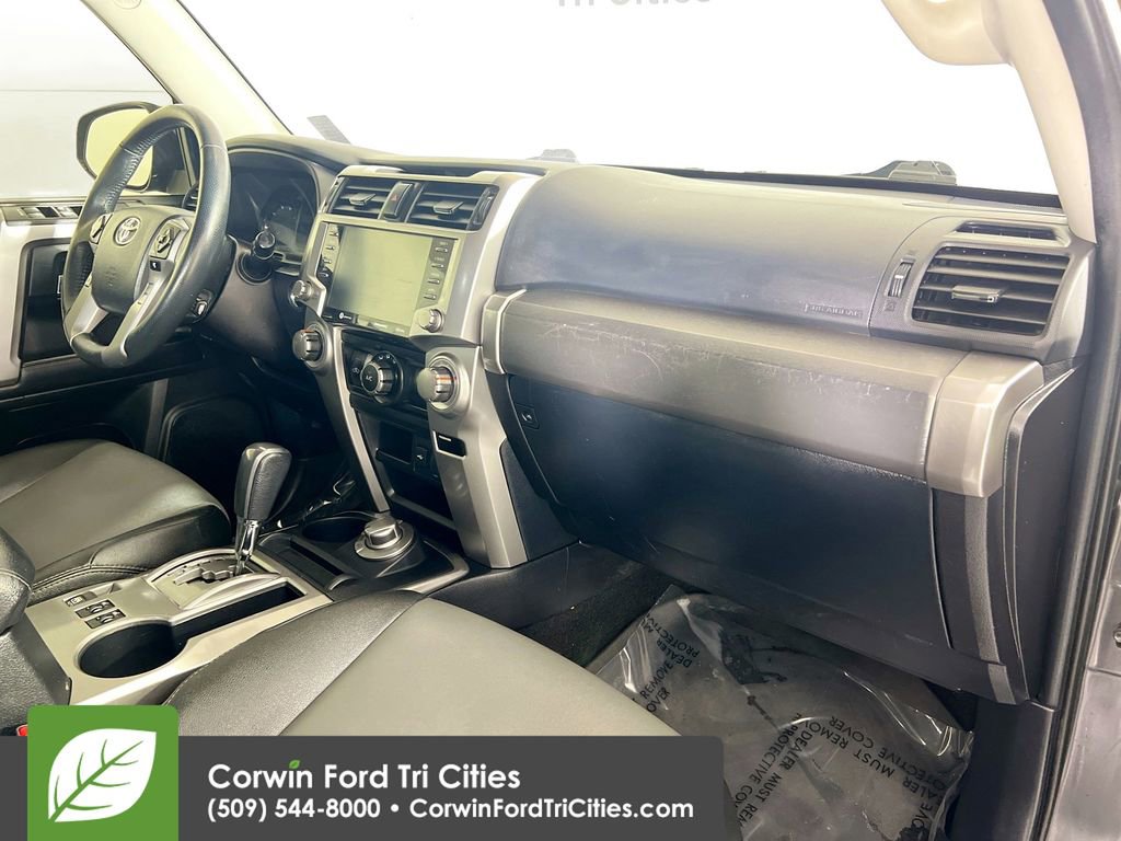 Used 2020 Toyota 4Runner 4WD image 29