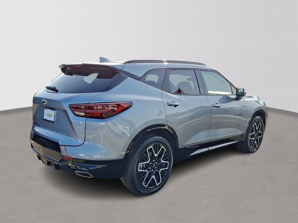 Used 2025 Chevrolet Blazer RS w/ Driver Confidence II Package AWD/4WD image 6