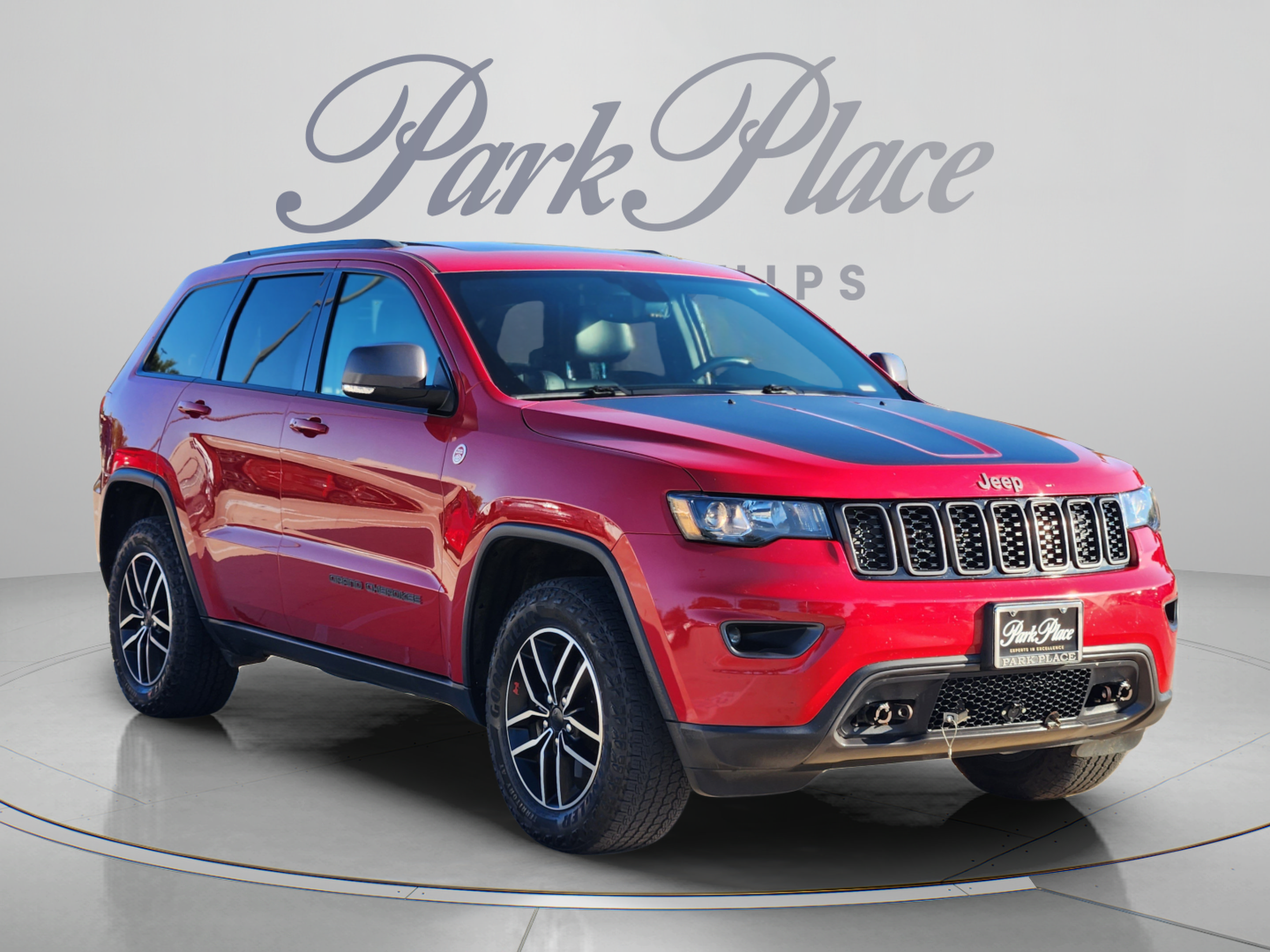 Used 2020 Jeep Grand Cherokee Trailhawk AWD/4WD image 4