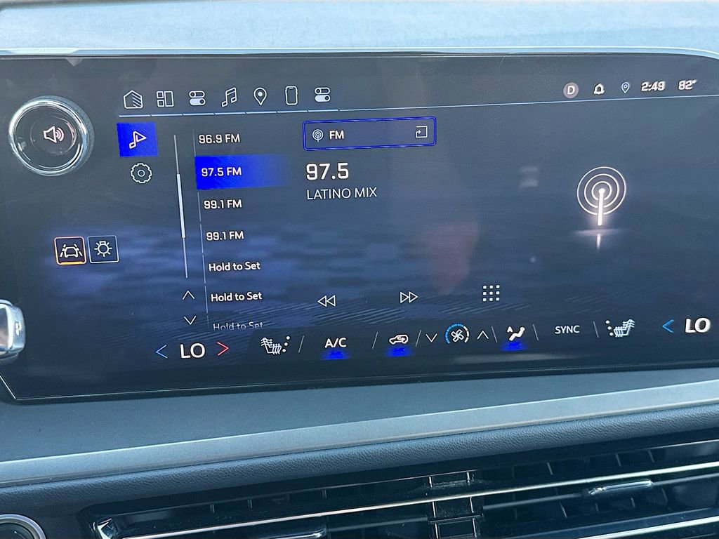 Used 2024 Chevrolet Traverse LT image 14