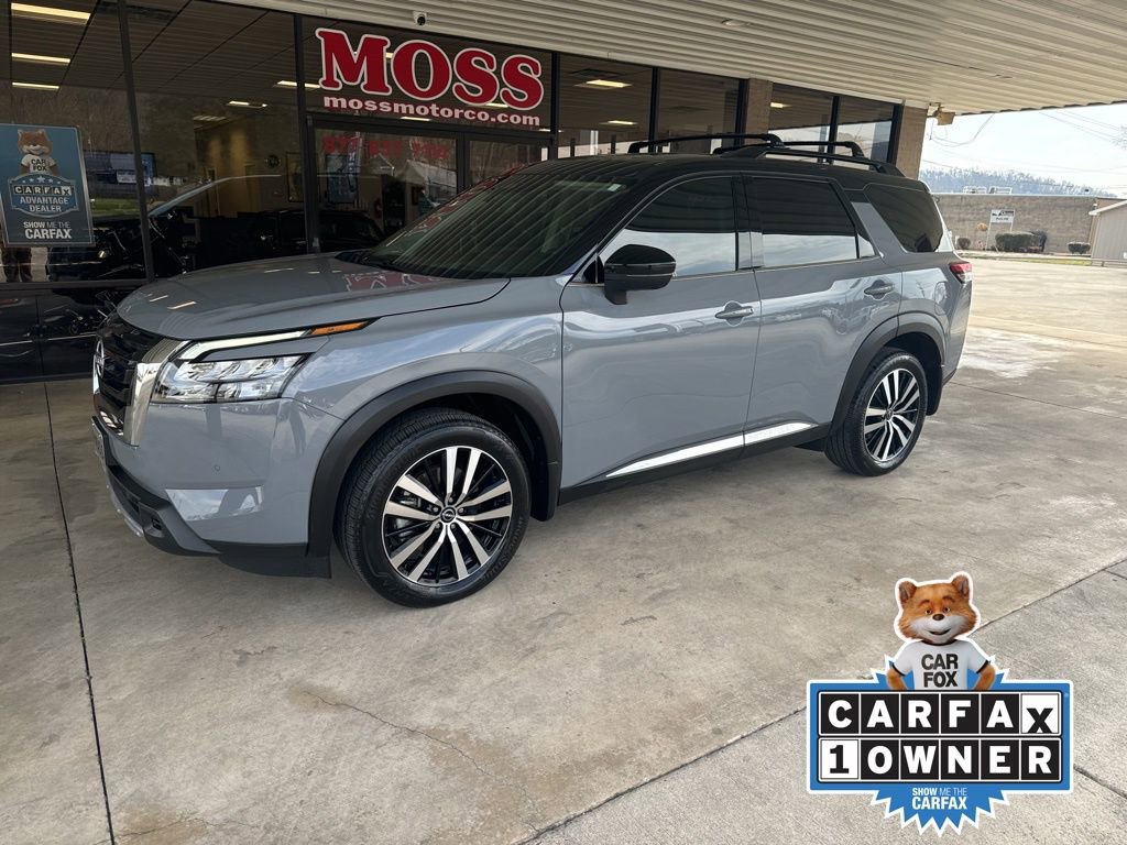 Used 2025 Nissan Pathfinder Platinum AWD/4WD image 1