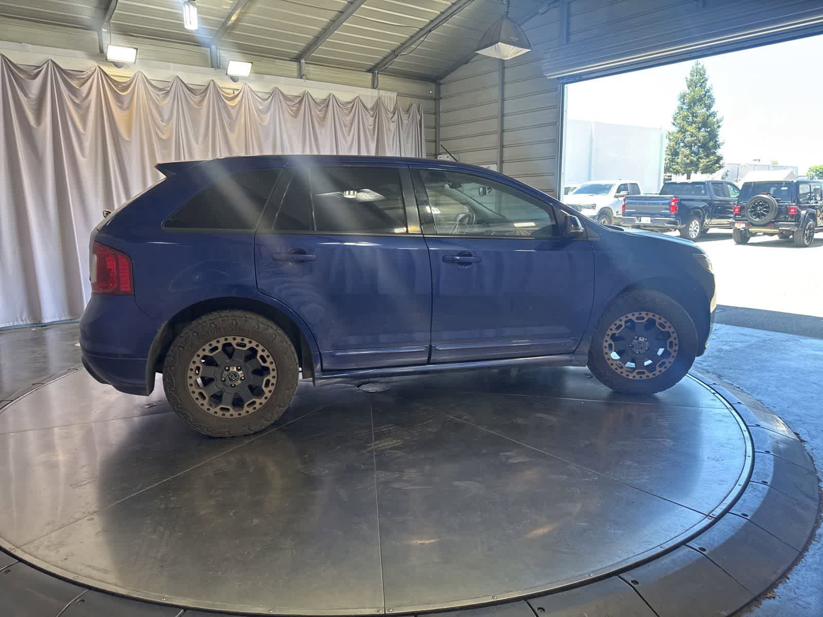 Used 2013 Ford Edge Sport w/ Driver Entry Pkg FWD image 4