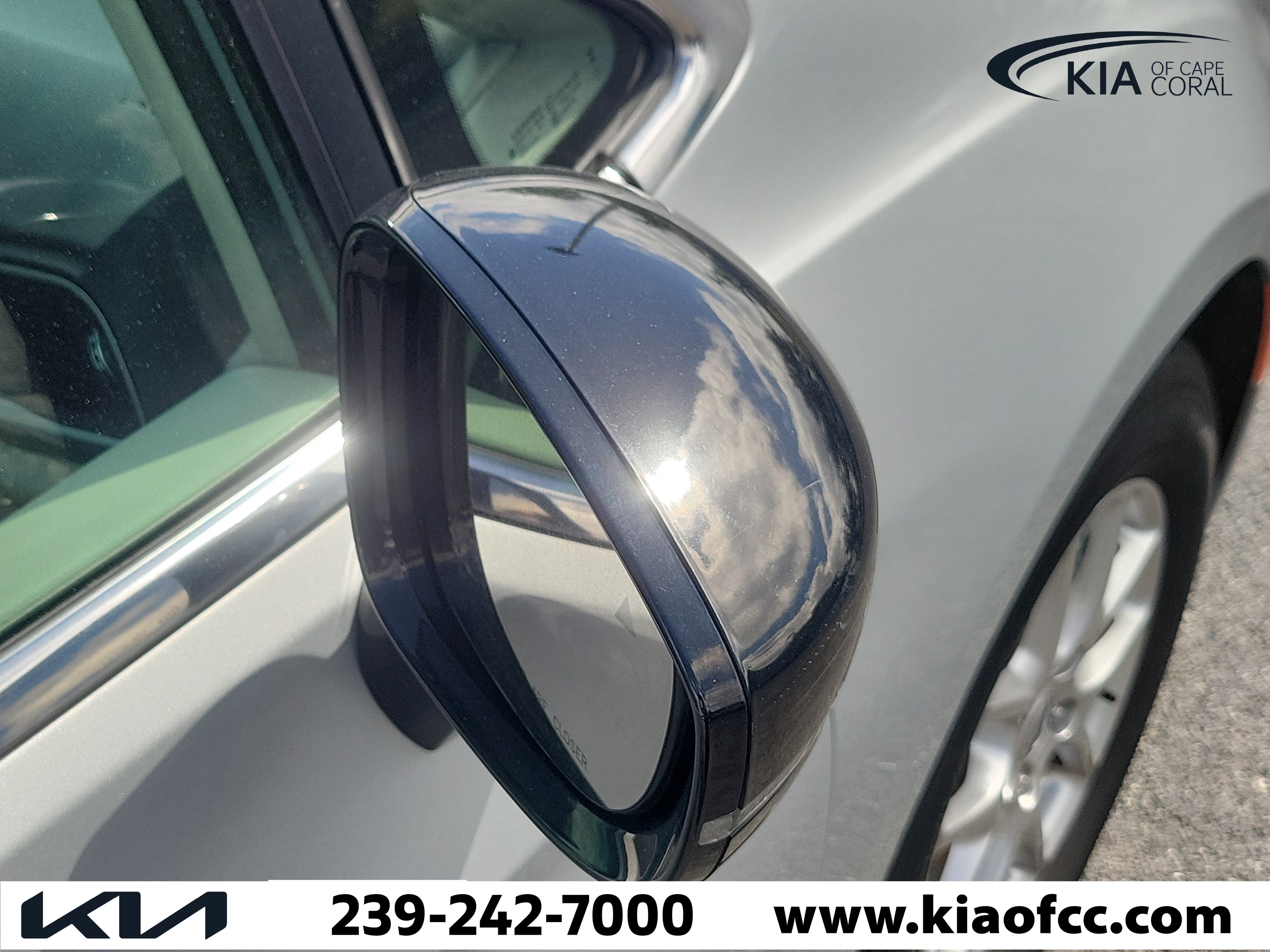 Used 2024 Chrysler Pacifica Touring-L FWD image 8