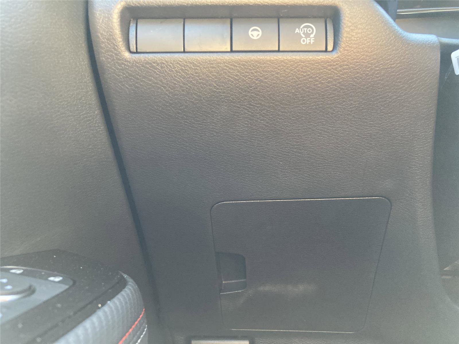 New 2026 Nissan Kicks SR image 16