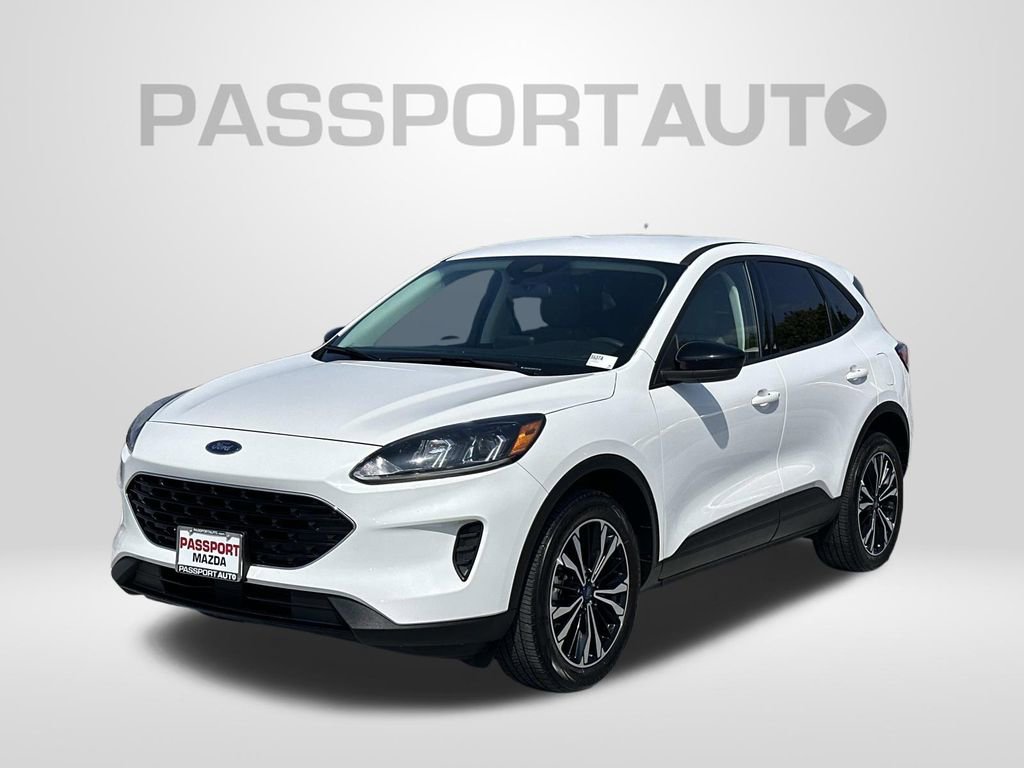Used 2022 Ford Escape SE w/ SE Sport Appearance Package