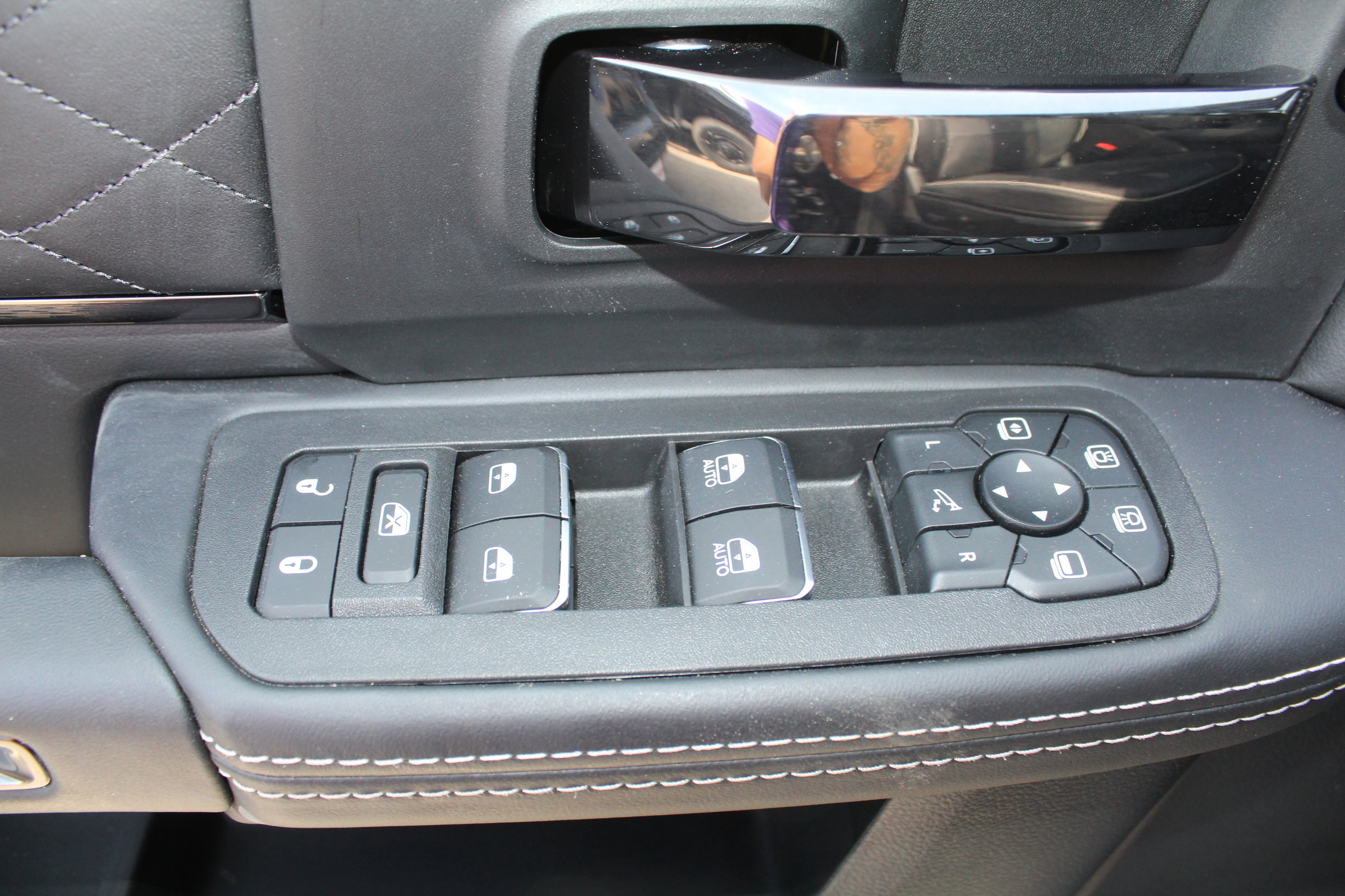 New 2025 RAM 3500 Limited image 11