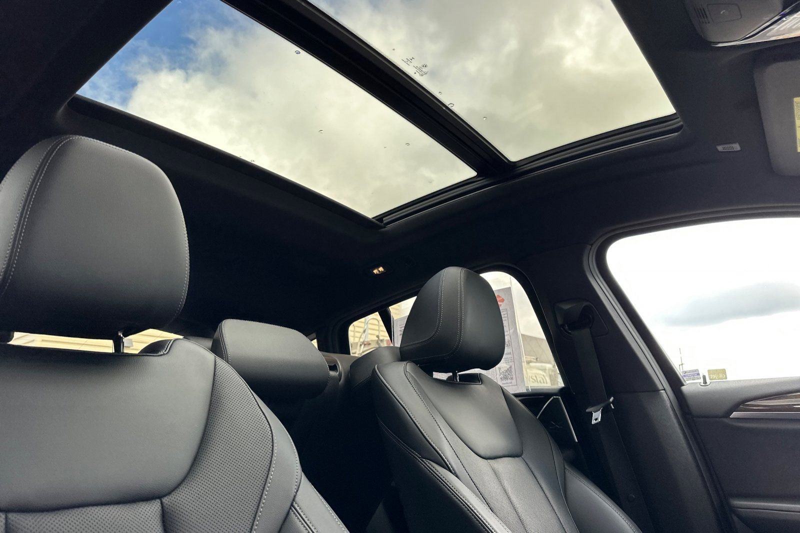 Used 2023 BMW X4 xDrive30i w/ Premium Package AWD/4WD image 18