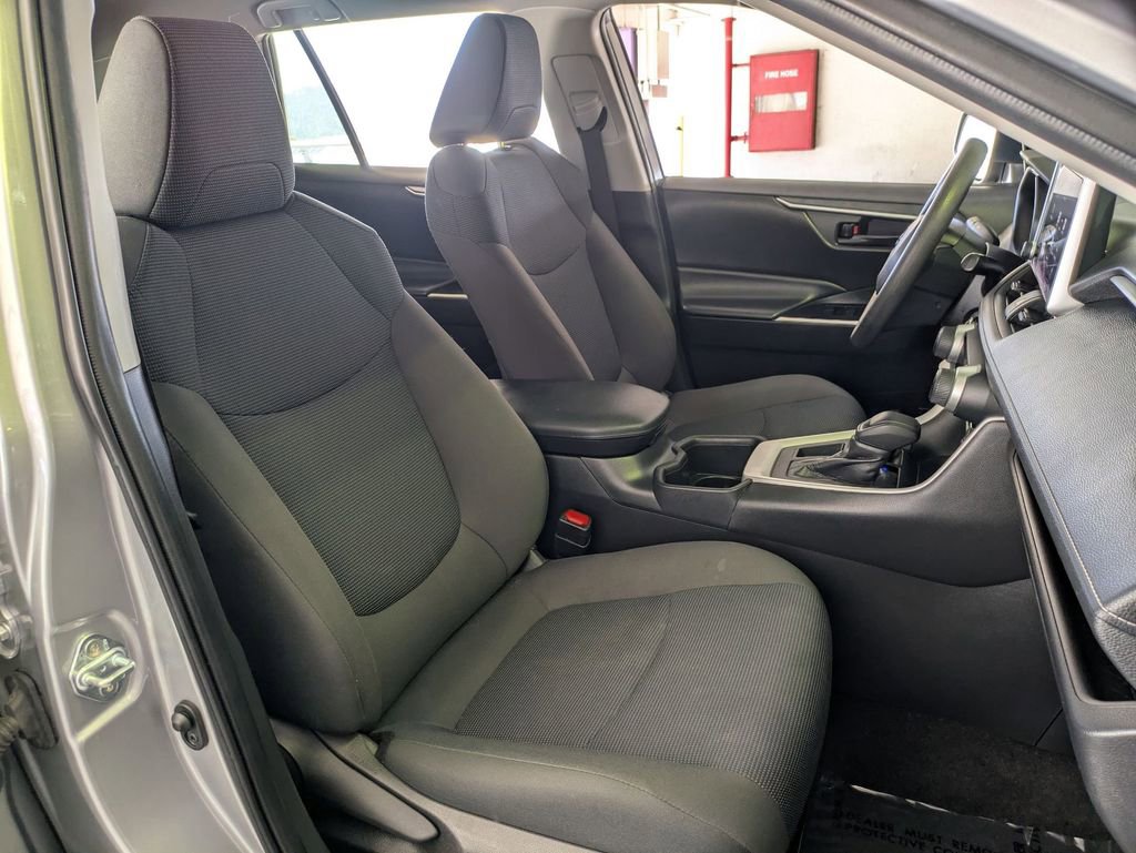 Used 2024 Toyota RAV4 LE FWD image 27