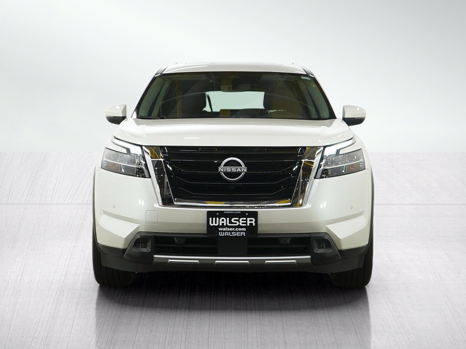 Used 2024 Nissan Pathfinder Platinum AWD/4WD image 8