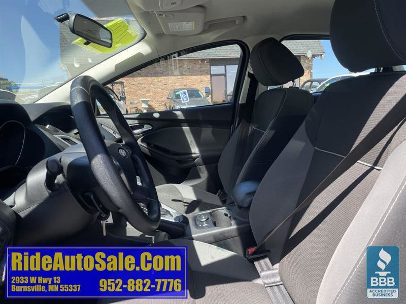 Used 2014 Ford Focus SE w/ SE Winter Package FWD image 10