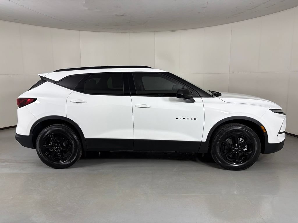 New 2026 Chevrolet Blazer LT w/ Midnight/Sport Edition FWD image 11