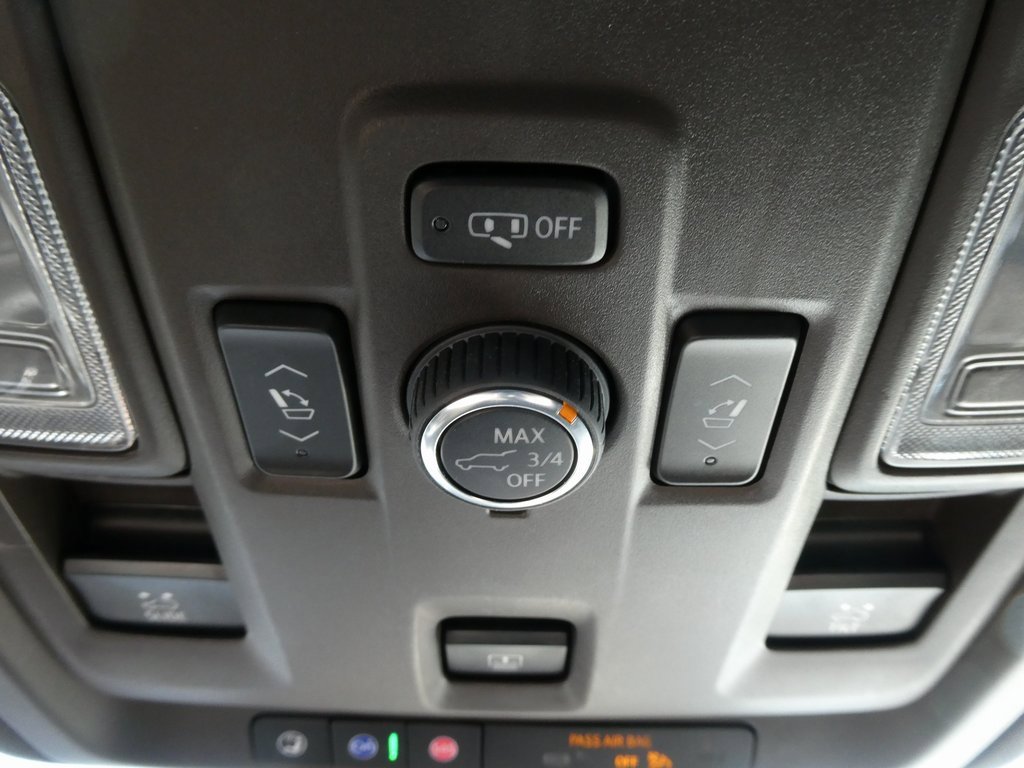 Used 2023 GMC Yukon SLT w/ SLT Premium Package image 39