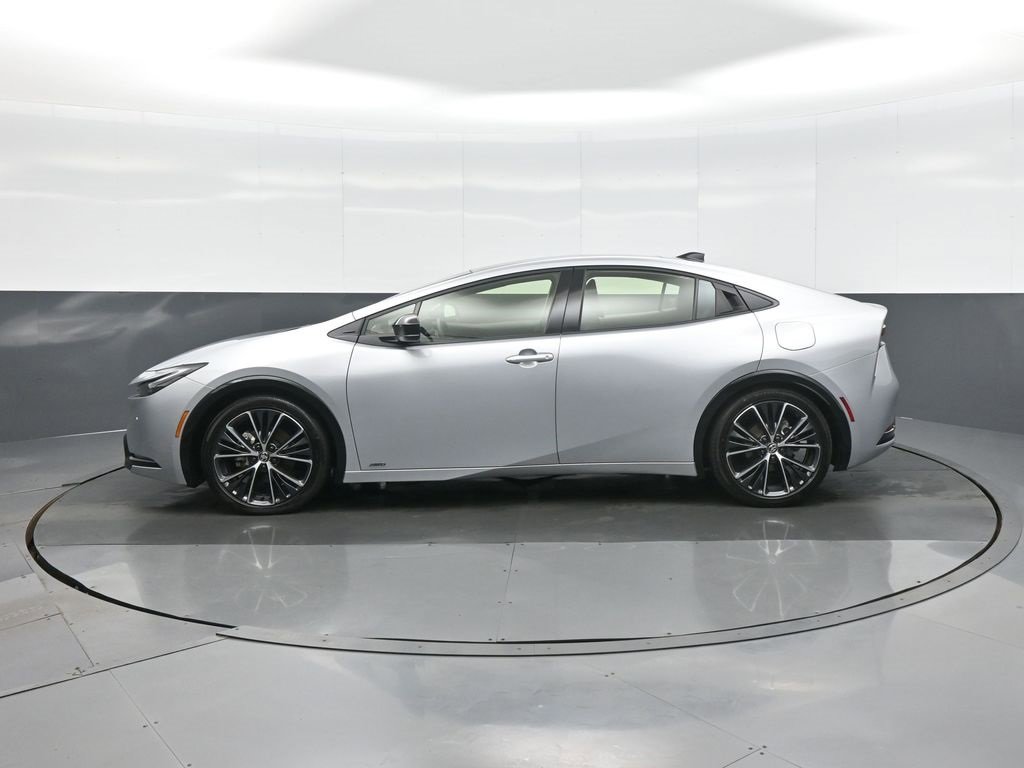Certified 2024 Toyota Prius XLE image 4