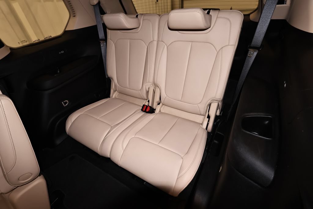 Used 2021 Jeep Grand Cherokee L Limited AWD/4WD image 19
