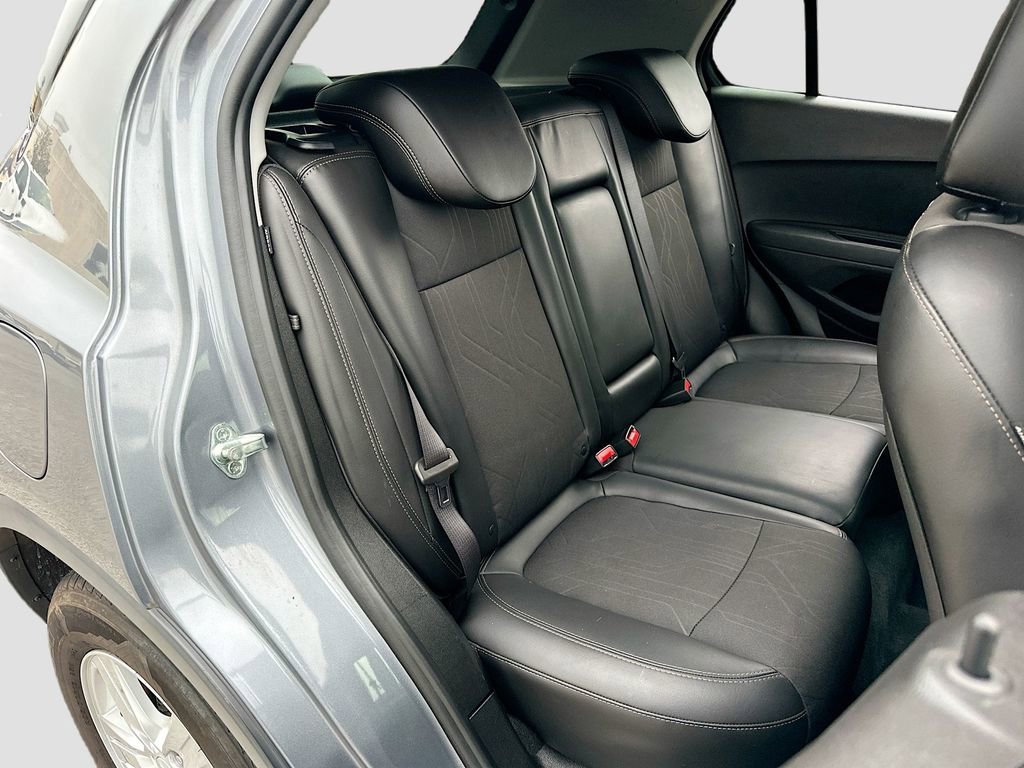 Used 2020 Chevrolet Trax LT w/ Driver Confidence Package image 24