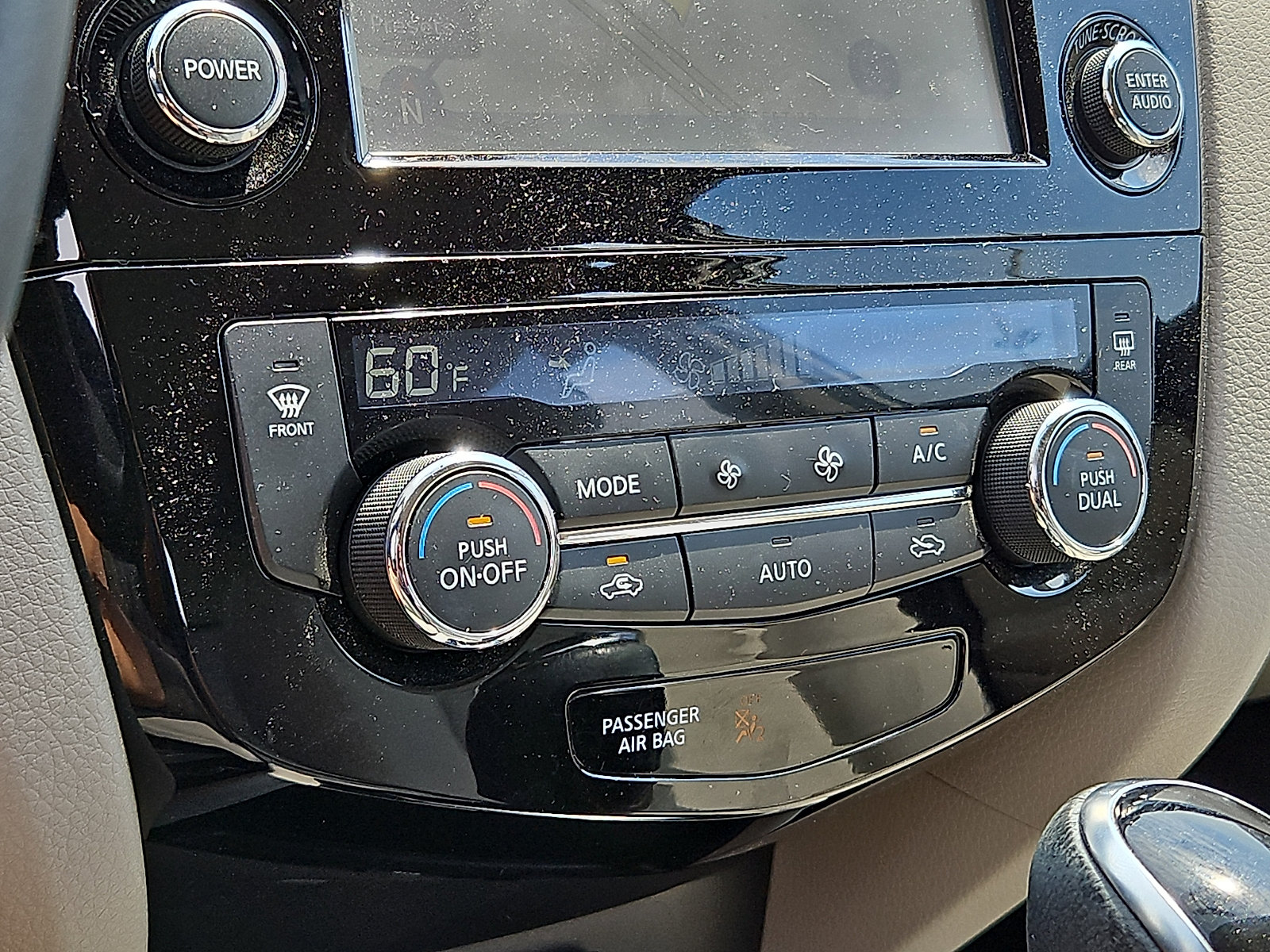 Used 2018 Nissan Rogue Sport SV w/ SV Technology Package AWD/4WD image 15