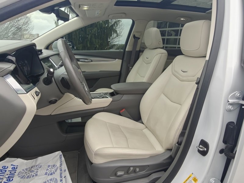 Used 2022 Cadillac XT5 Premium Luxury w/ Technology Package image 11