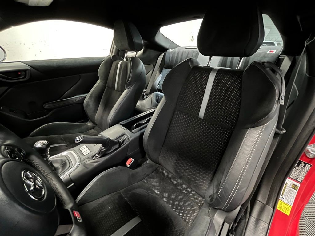 Used 2023 Toyota GR86 Premium RWD image 11