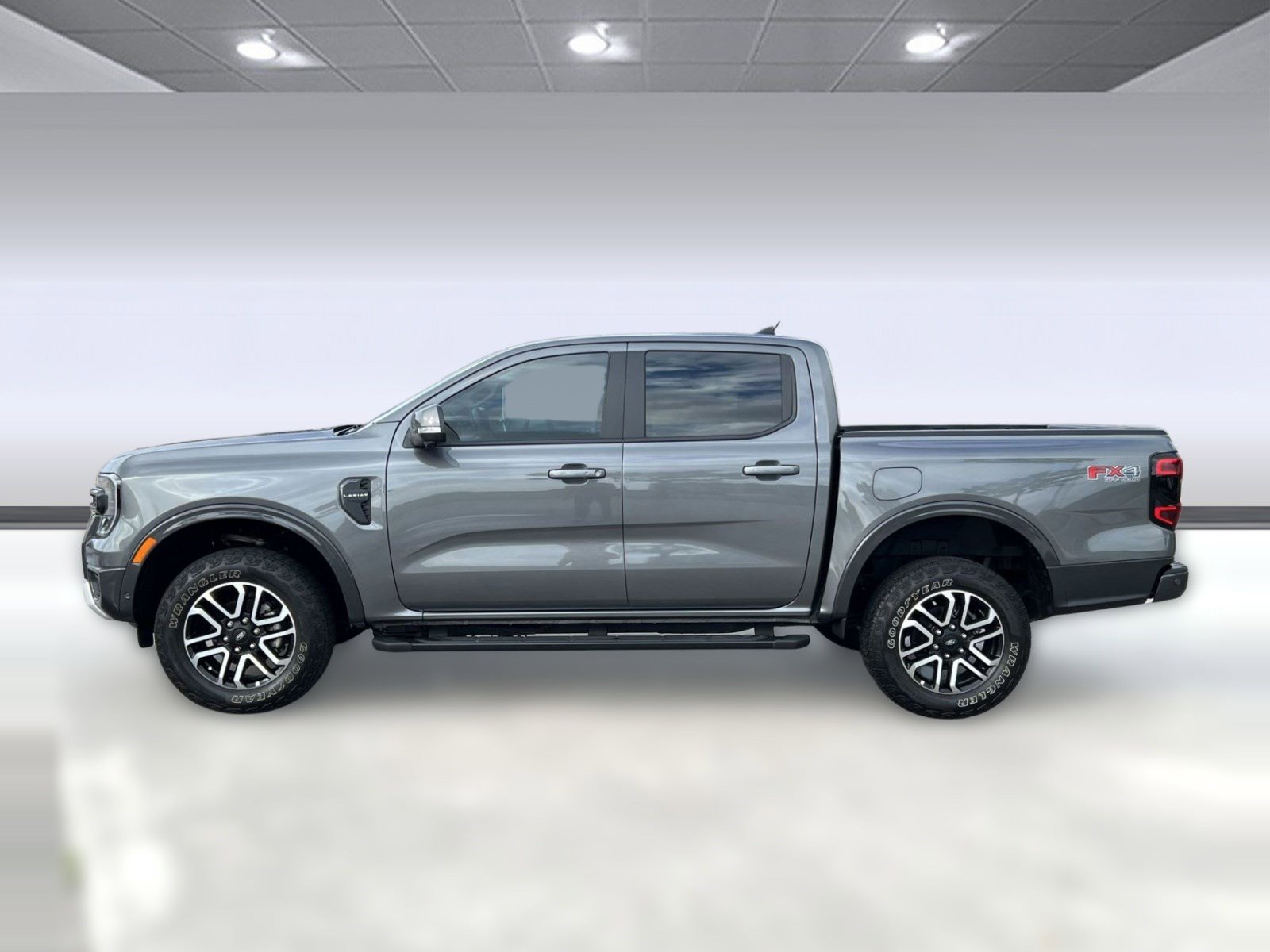 Used 2024 Ford Ranger Lariat w/ FX4 Off-Road Package image 2