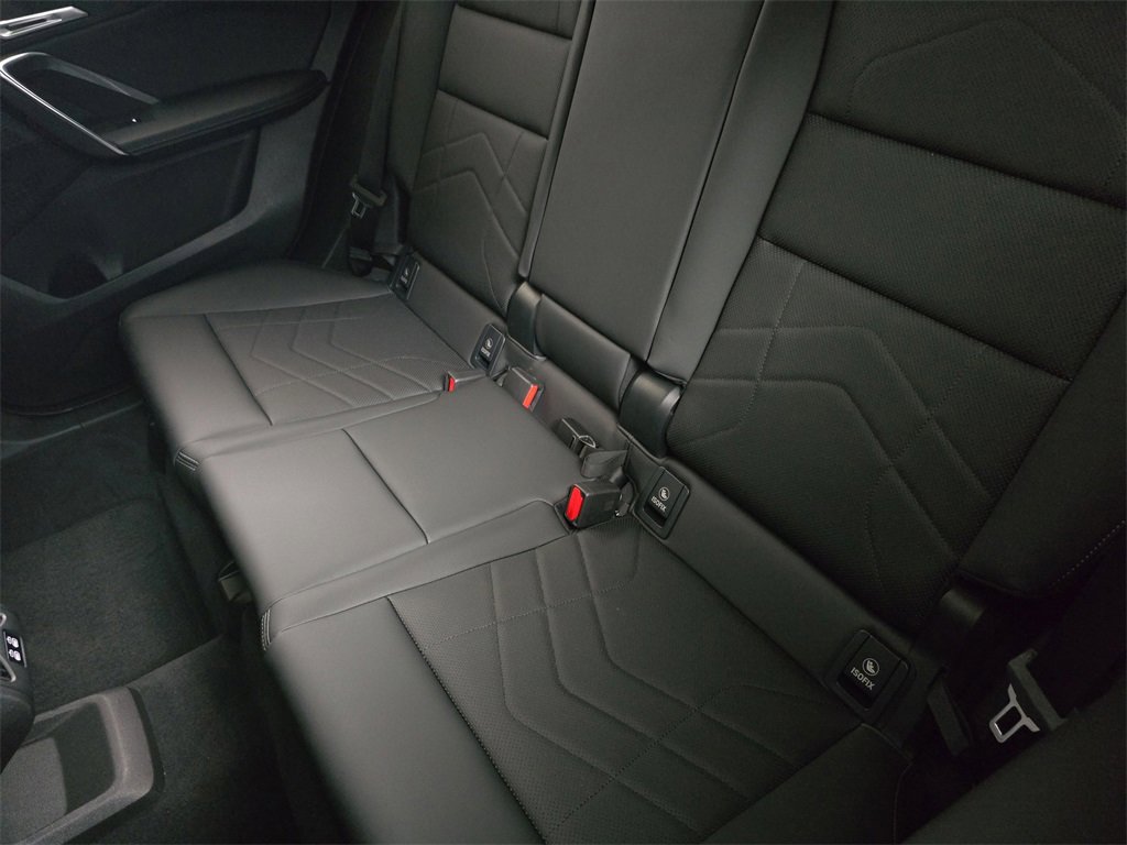 Used 2025 BMW X2 xDrive28i w/ M Sport Package image 17