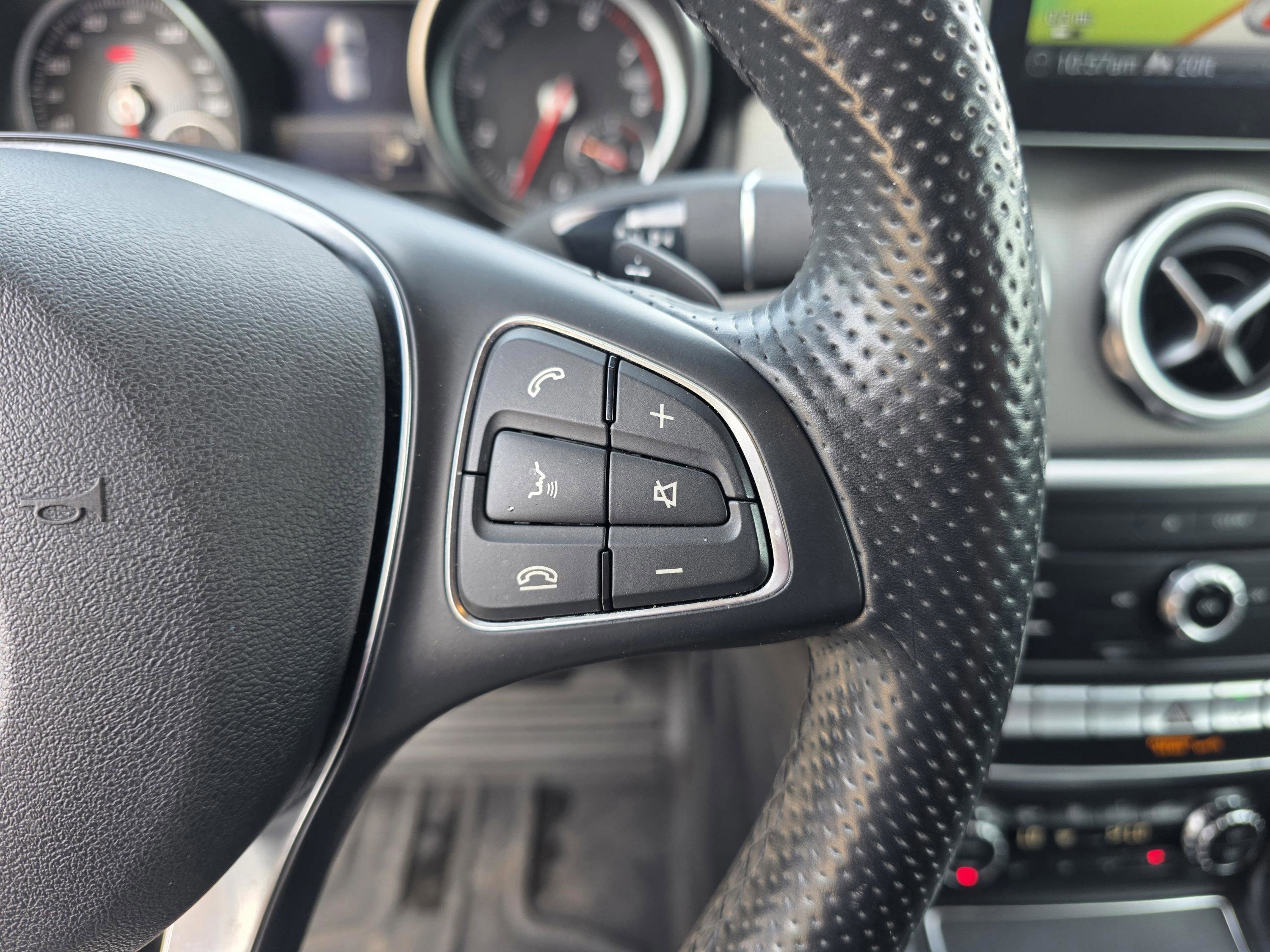 Used 2020 Mercedes-Benz GLA 250 image 34