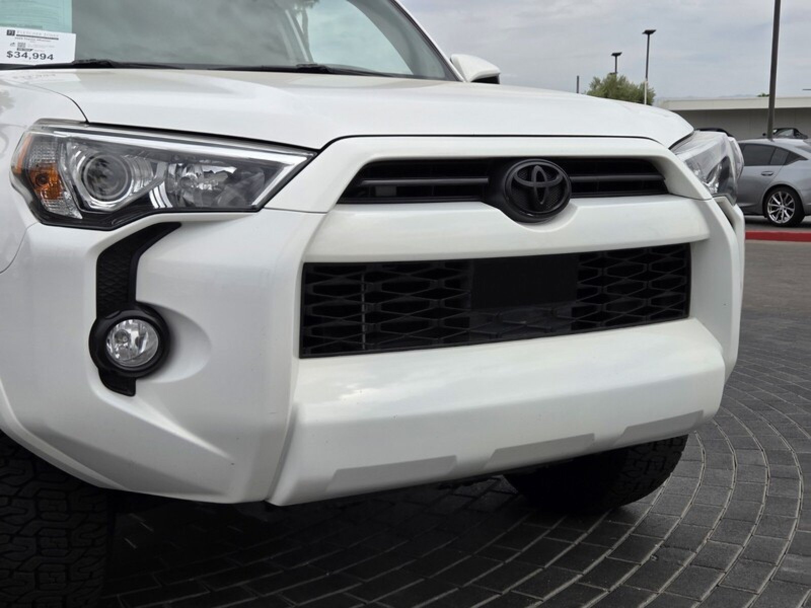 Used 2020 Toyota 4Runner SR5 AWD/4WD image 9
