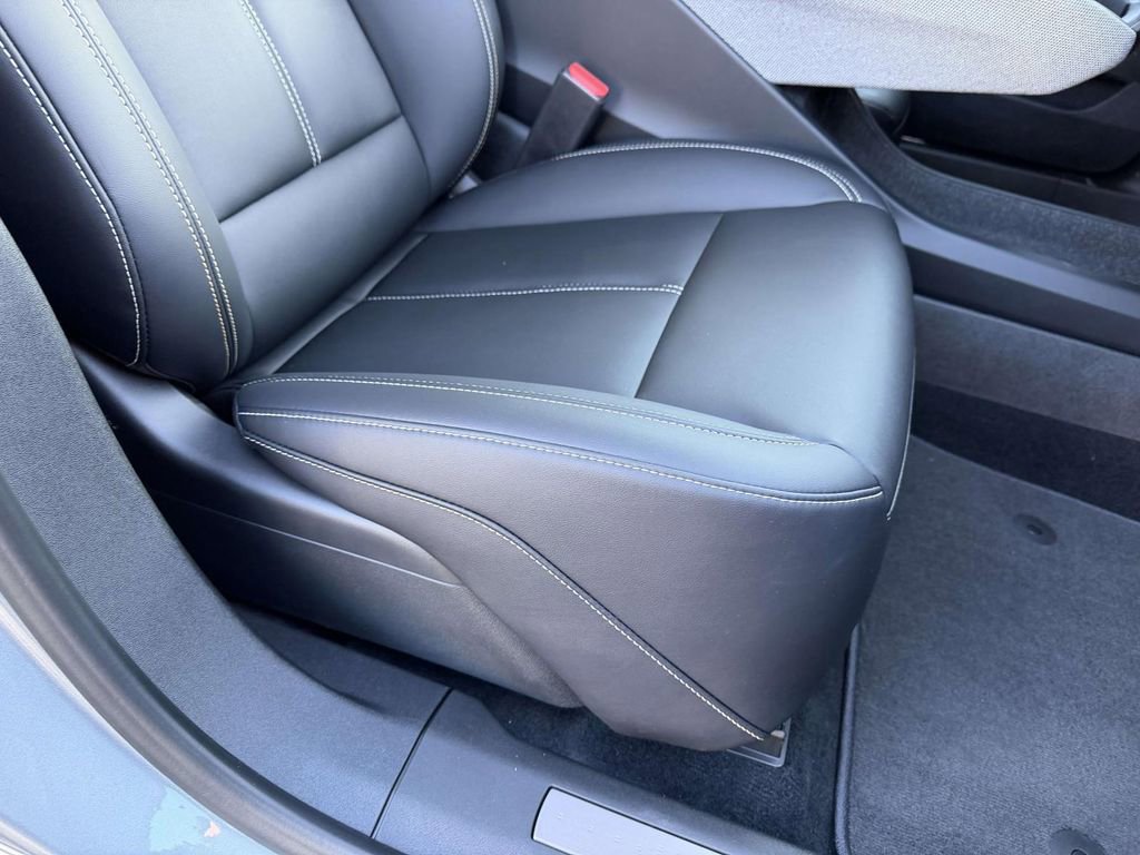 New 2026 Cadillac Optiq Luxury 1 RWD image 9