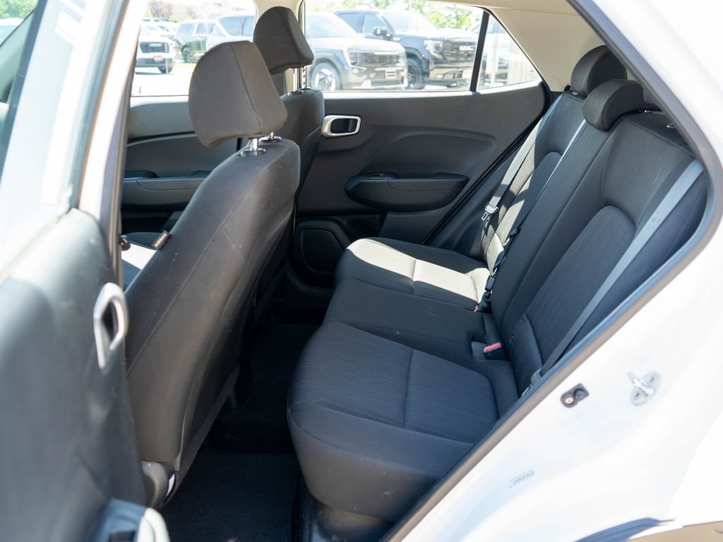 Used 2021 Hyundai Venue SE FWD image 12