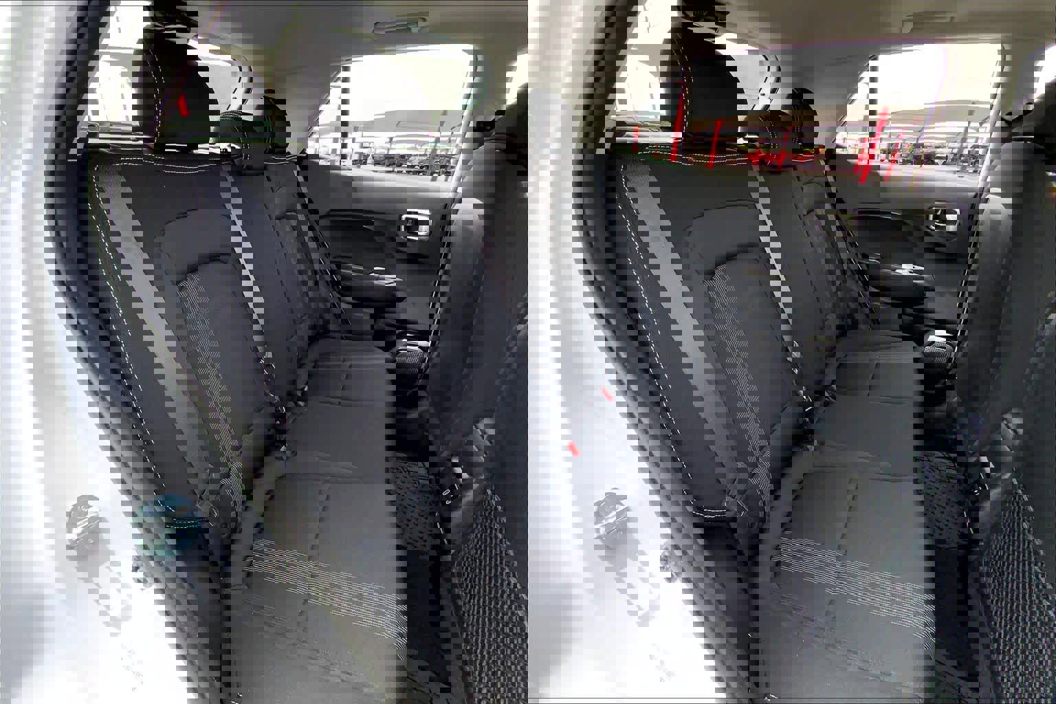 Used 2025 Hyundai Venue SEL FWD image 20