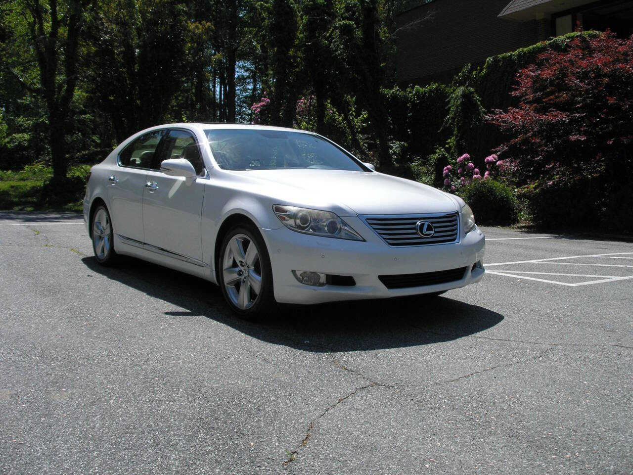 Used 2010 Lexus LS 460 image 1