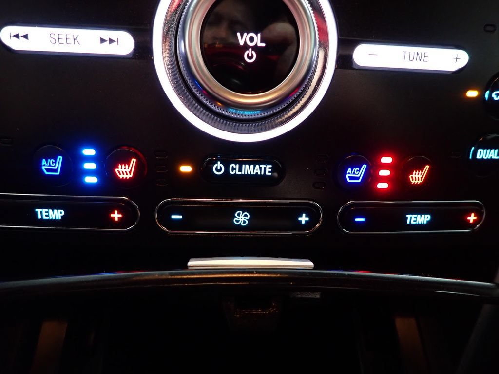 Used 2019 Ford Explorer Limited AWD/4WD image 7