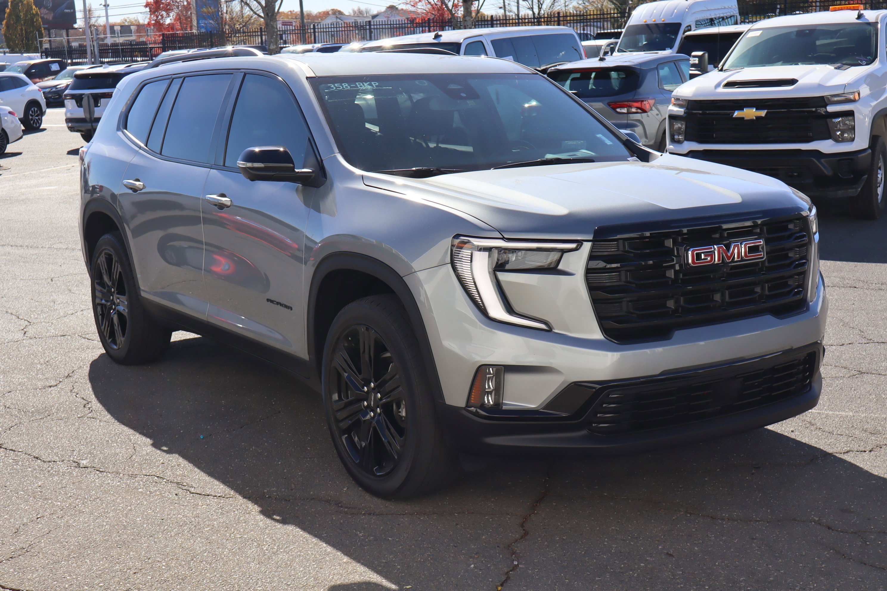 Used 2024 GMC Acadia Elevation w/ Black Edition image 2