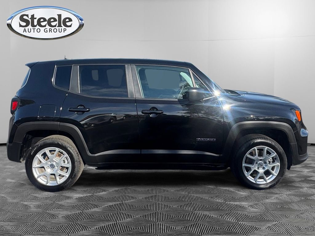 Used 2023 Jeep Renegade Latitude image 6