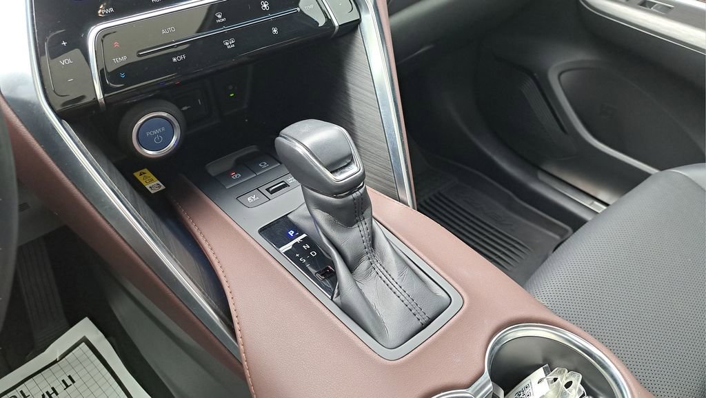 Certified 2021 Toyota Venza Limited w/ Advanced Technology Package image 18