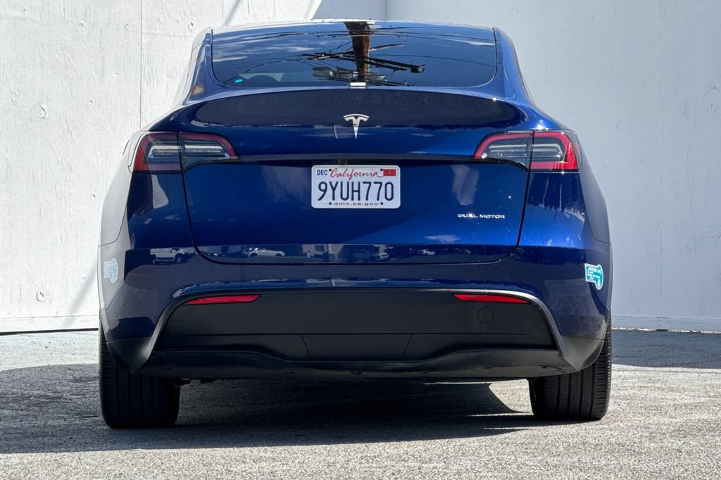 Used 2024 Tesla Model Y Long Range AWD/4WD image 4