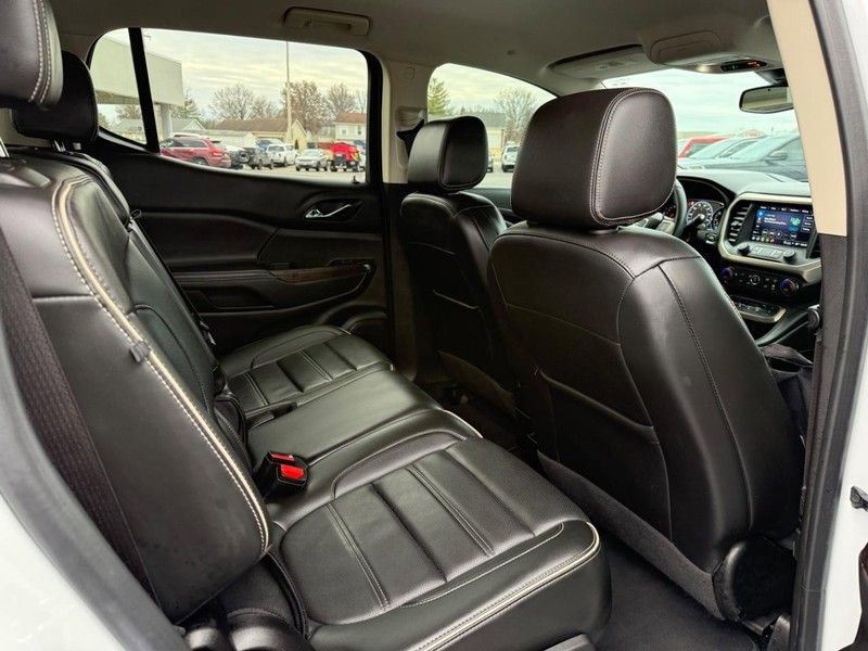 Used 2023 GMC Acadia Denali image 10