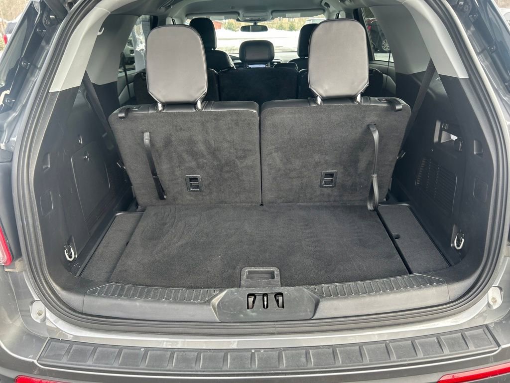 Used 2023 Ford Explorer XLT w/ Equipment Group 202A image 16