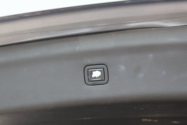 Used 2020 Buick Enclave Avenir w/ Avenir Technology Package AWD/4WD image 10