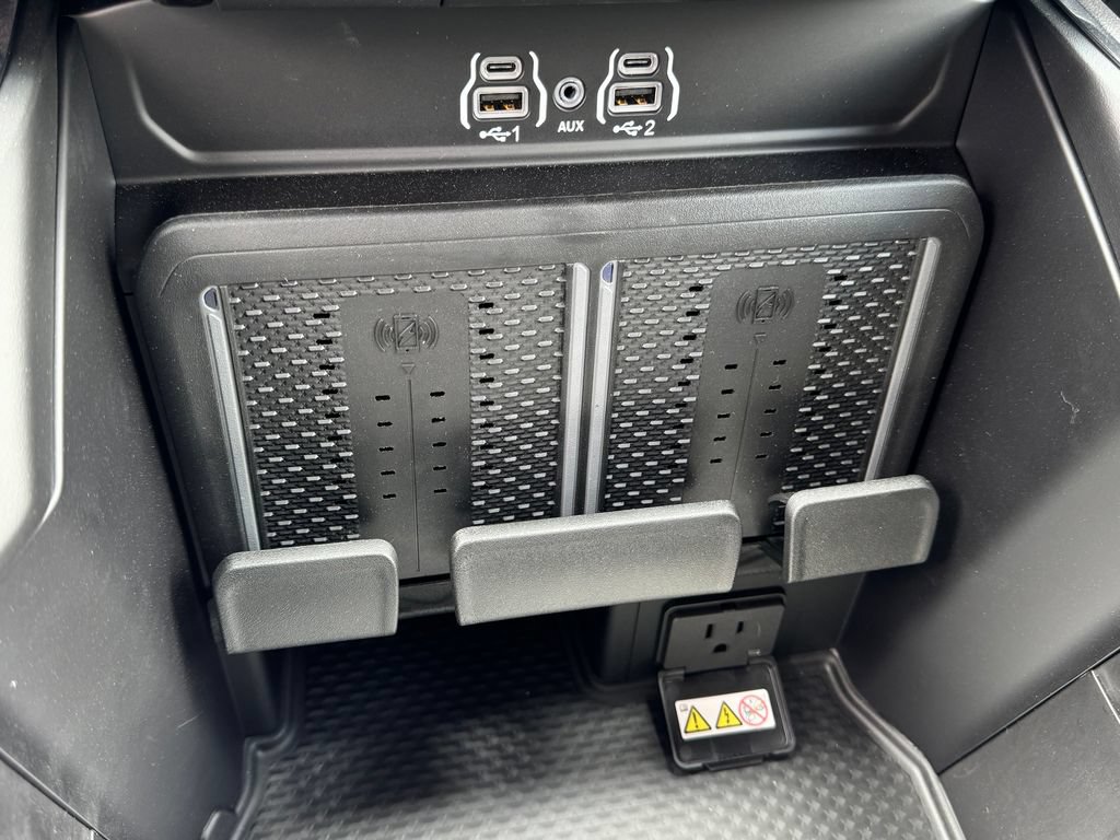 New 2026 RAM 4500 4x4 Crew Cab DRW w/ Laramie Trim Package image 22
