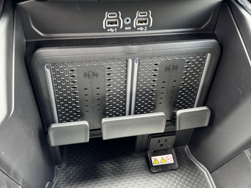 New 2026 RAM 4500 4x4 Crew Cab DRW w/ Laramie Trim Package image 22