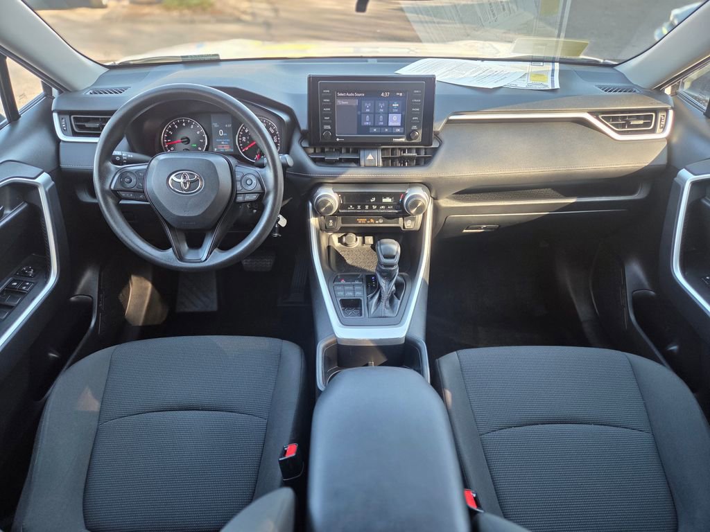 Used 2022 Toyota RAV4 LE AWD/4WD image 19