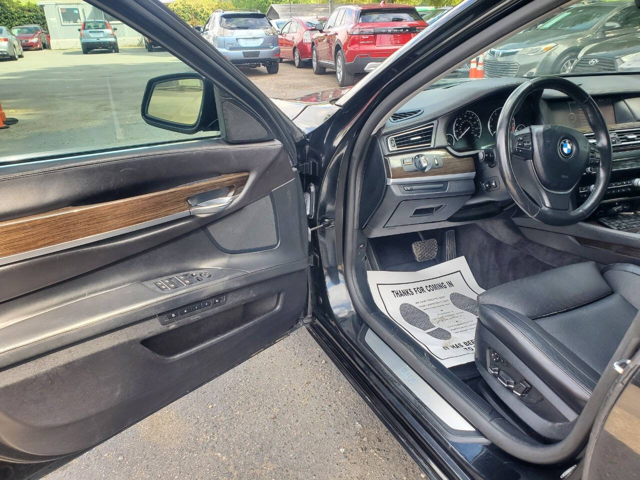 Used 2009 BMW 750i RWD image 9