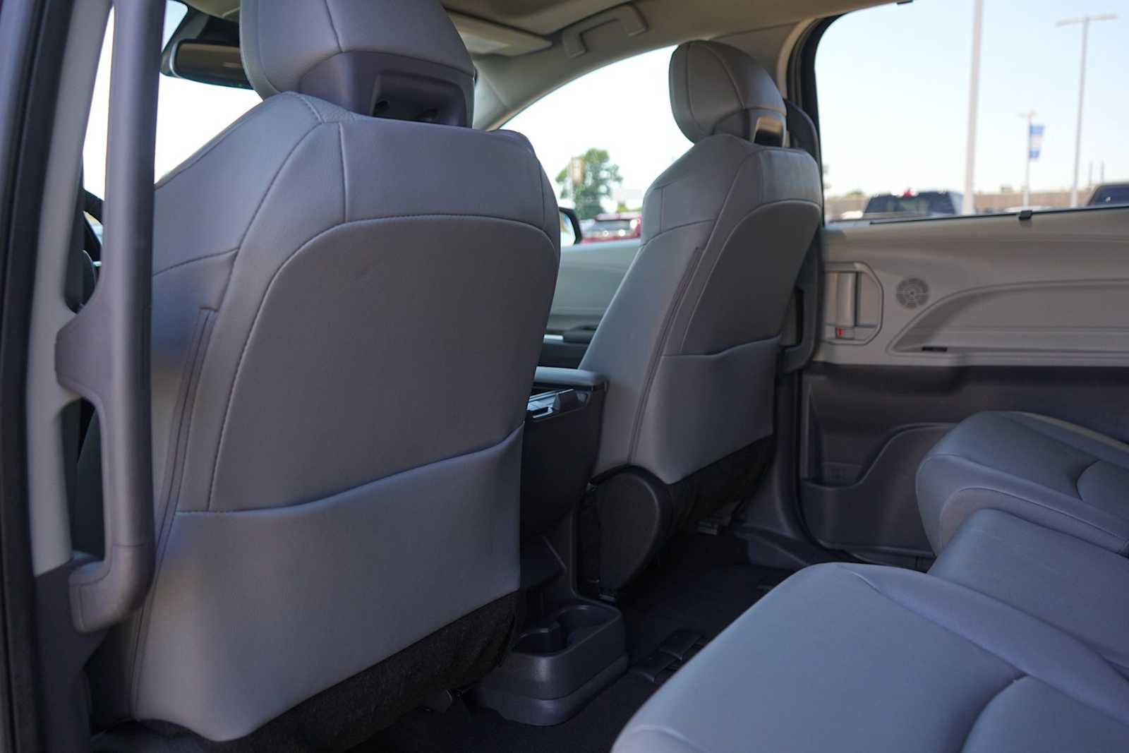 Used 2023 Toyota Sienna XLE FWD image 13