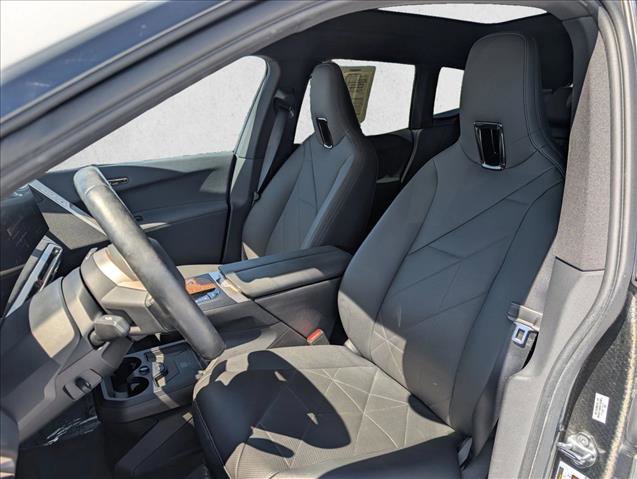 Used 2023 BMW iX xDrive50 w/ Premium Package image 17